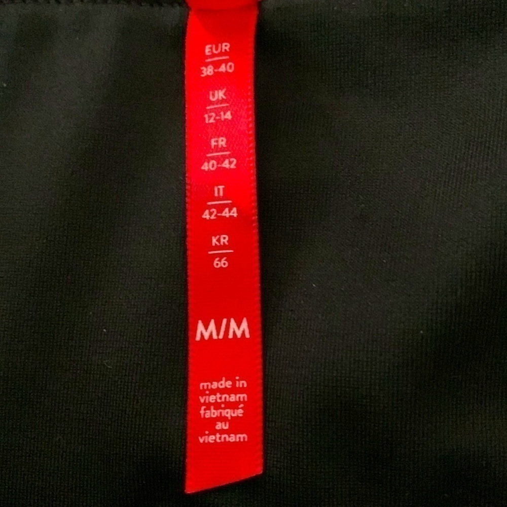 Spanx by Sara Blakely Faux Leather Leggings, Size M, Black Faux Leather - Picture 5 of 7